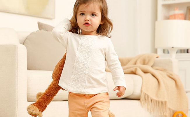 Etapas de desenvolvimento do meu bebé com 23 meses - Ansiedade da separação