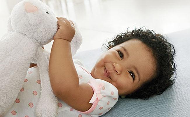 Etapas de desenvolvimento do meu bebé com 16 meses - Desenvolvimento social e emocional